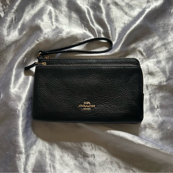 Coach Wristlet - Picture 2 of 4